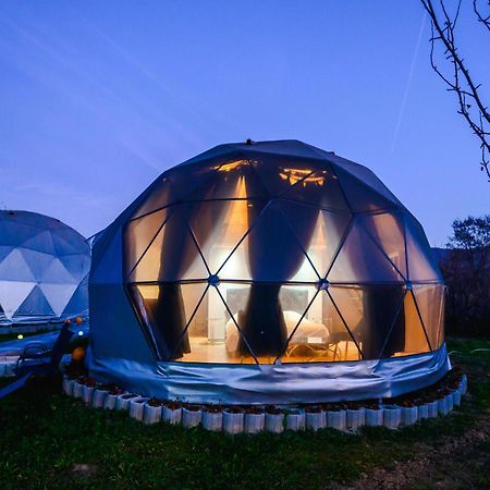 Sun Garden Glamping Domes Hotel Calimanesti Exterior photo