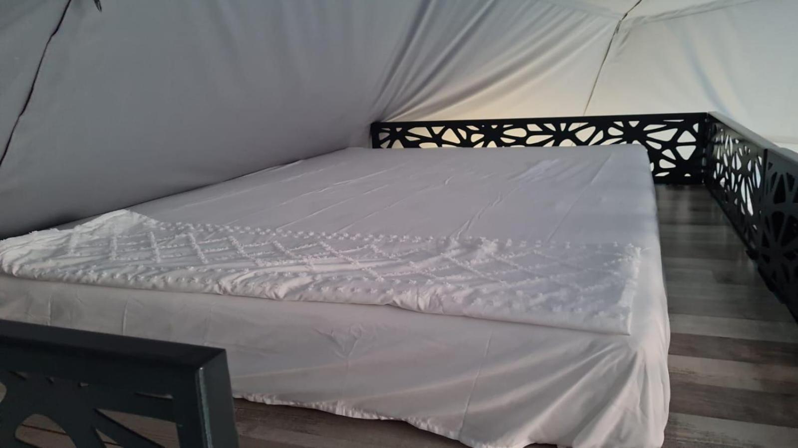 Sun Garden Glamping Domes Hotel Calimanesti Exterior photo