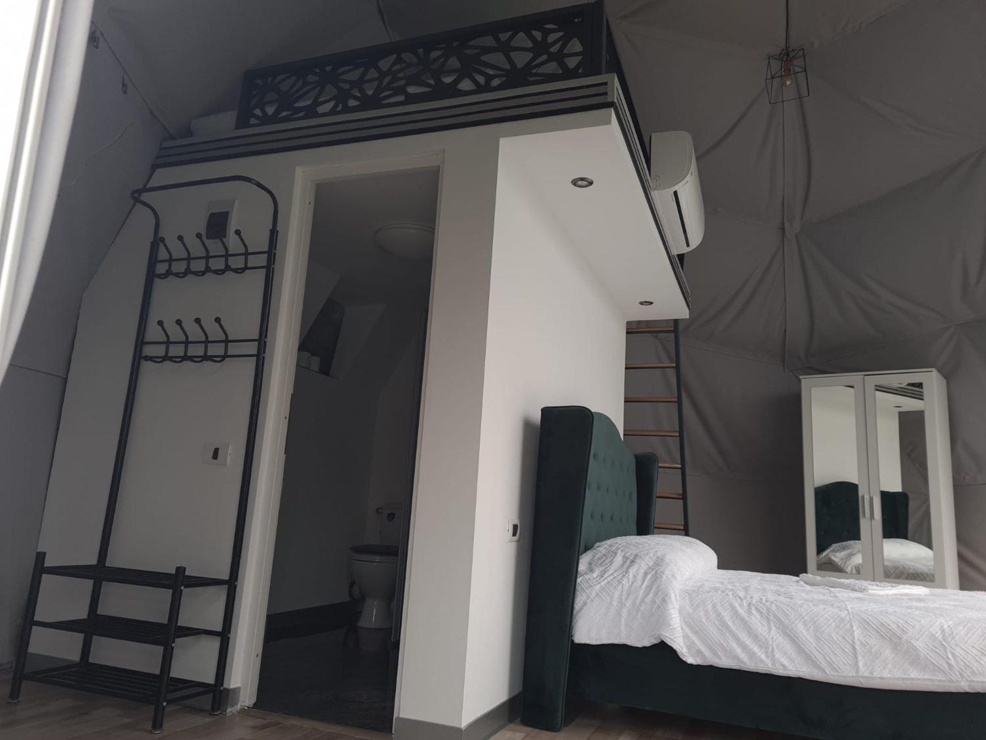 Sun Garden Glamping Domes Hotel Calimanesti Exterior photo