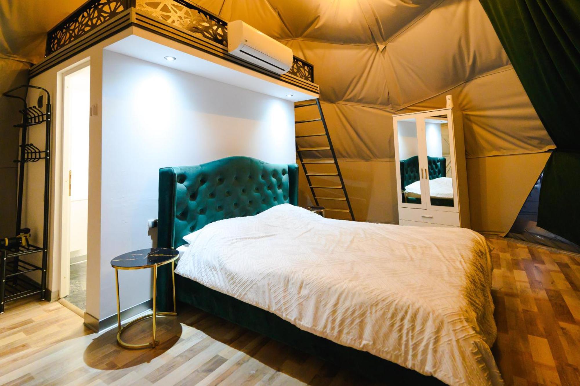 Sun Garden Glamping Domes Hotel Calimanesti Exterior photo